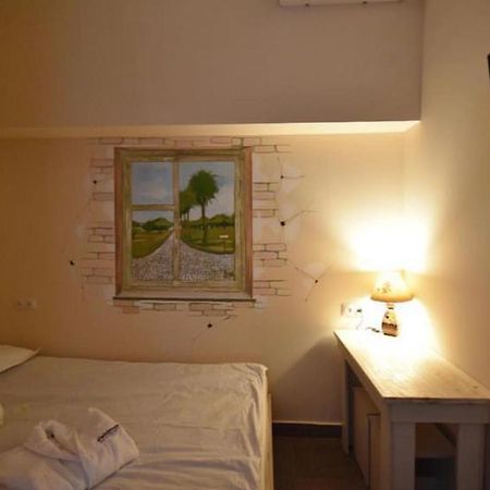 California Boutique Hotel Yerevan Bagian luar foto