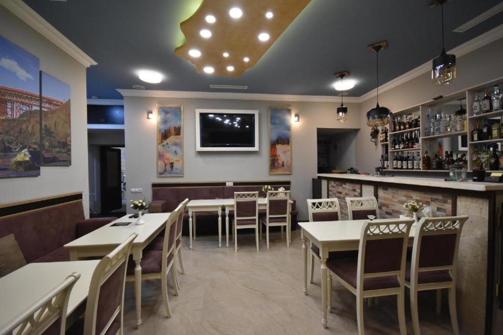 California Boutique Hotel Yerevan Bagian luar foto