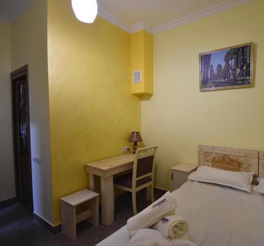 California Boutique Hotel Yerevan Bagian luar foto